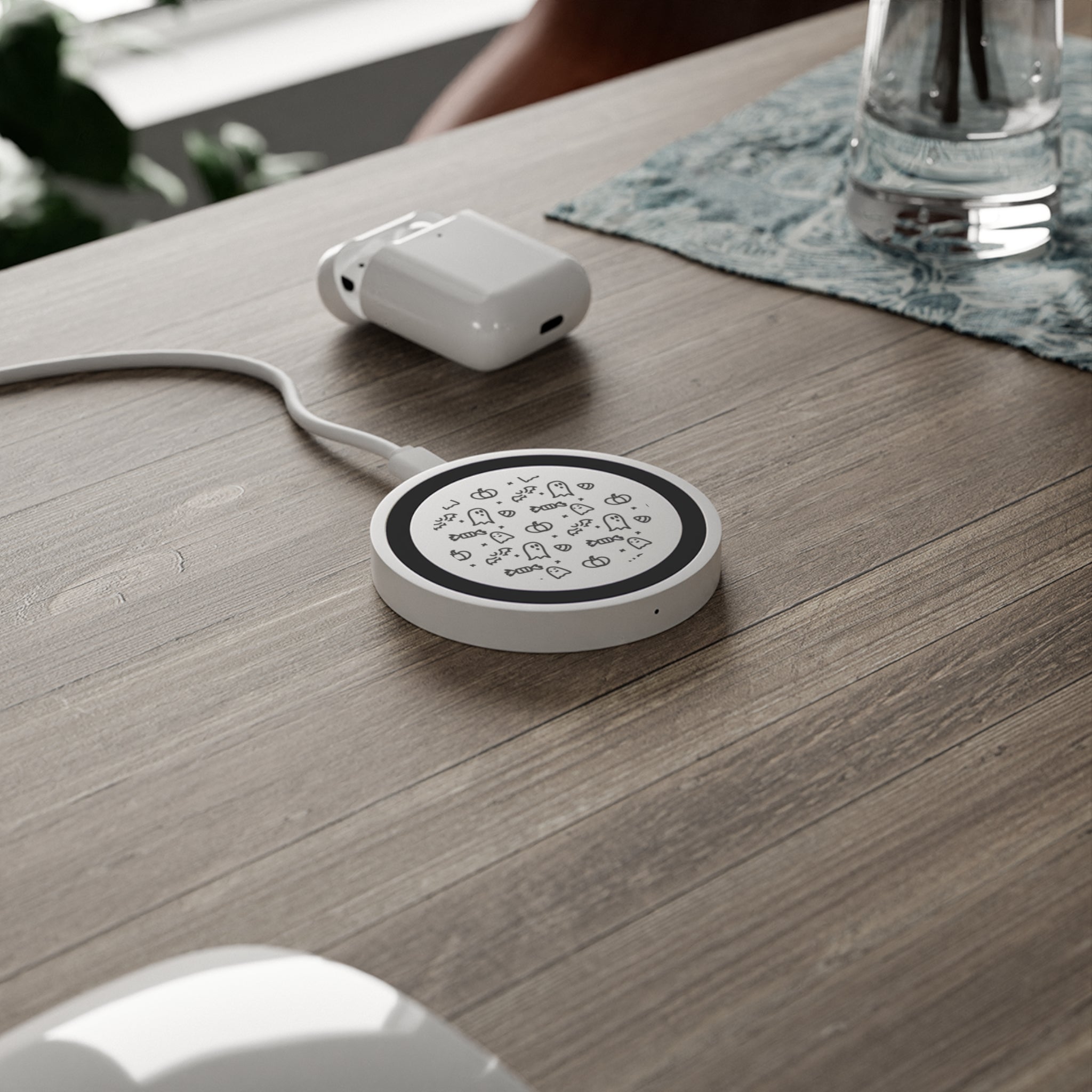 001 - Halloween themed wireless charger